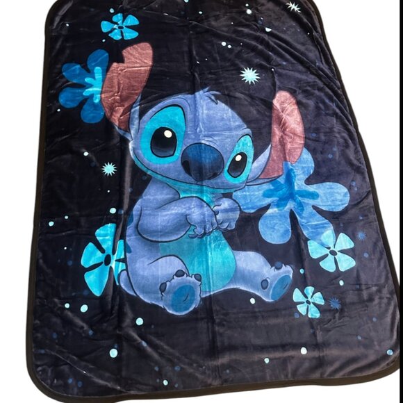 TT Lilo and Stitch 40x50" Plush Blanket - Picture 1 of 1